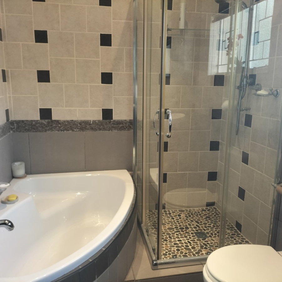 4 Bedroom Property for Sale in Fichardt Park Free State
